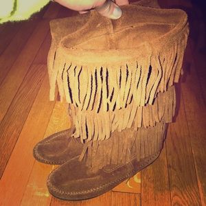 Minnetonka fringe boots